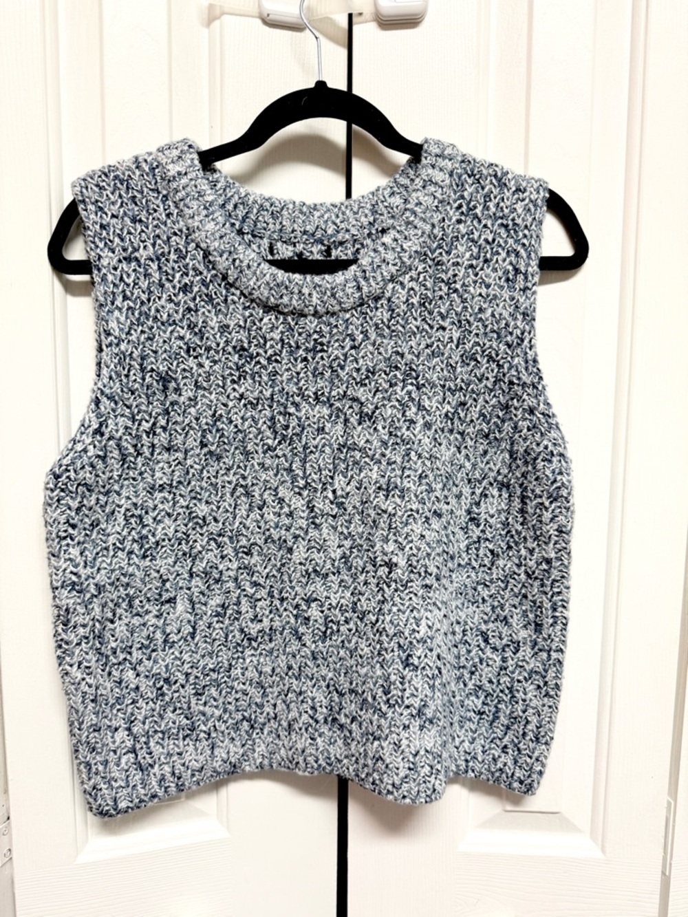 Chunky Knit Sleeveless Sweater Vest - Marled Blue